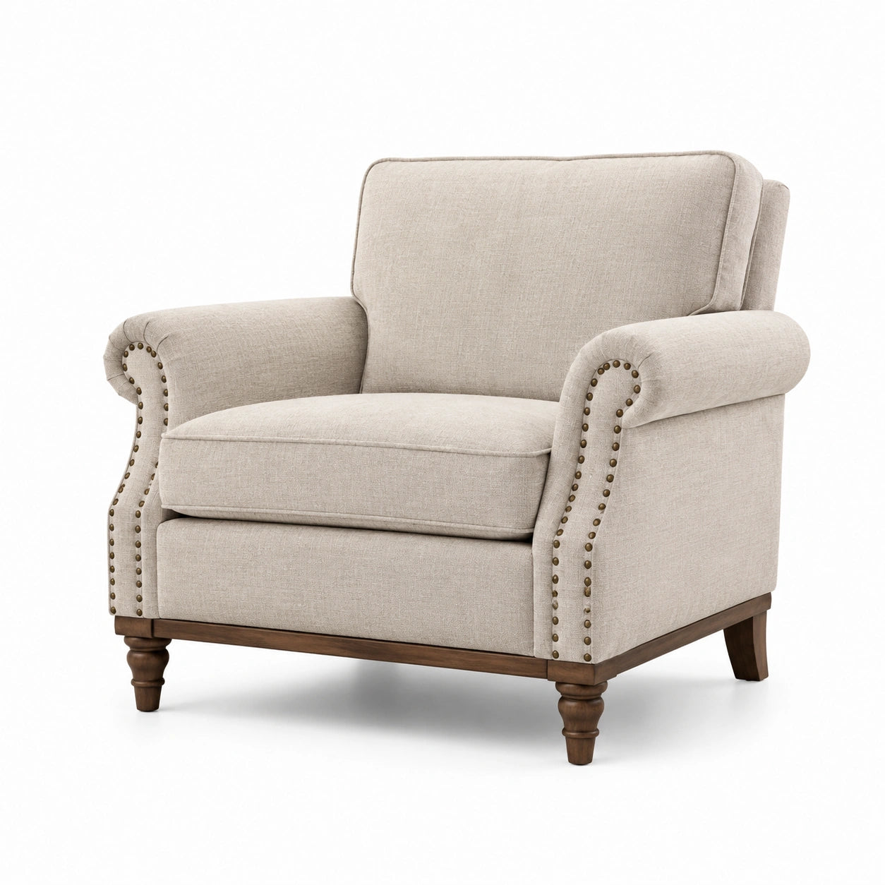 Poltrona in tessuto beige con struttura in legno massello